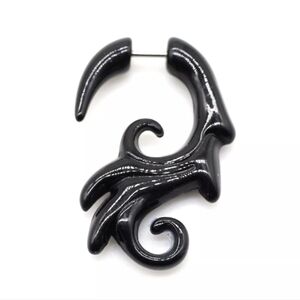 👂🏻 Black Baroque Faux Gauge Earrings